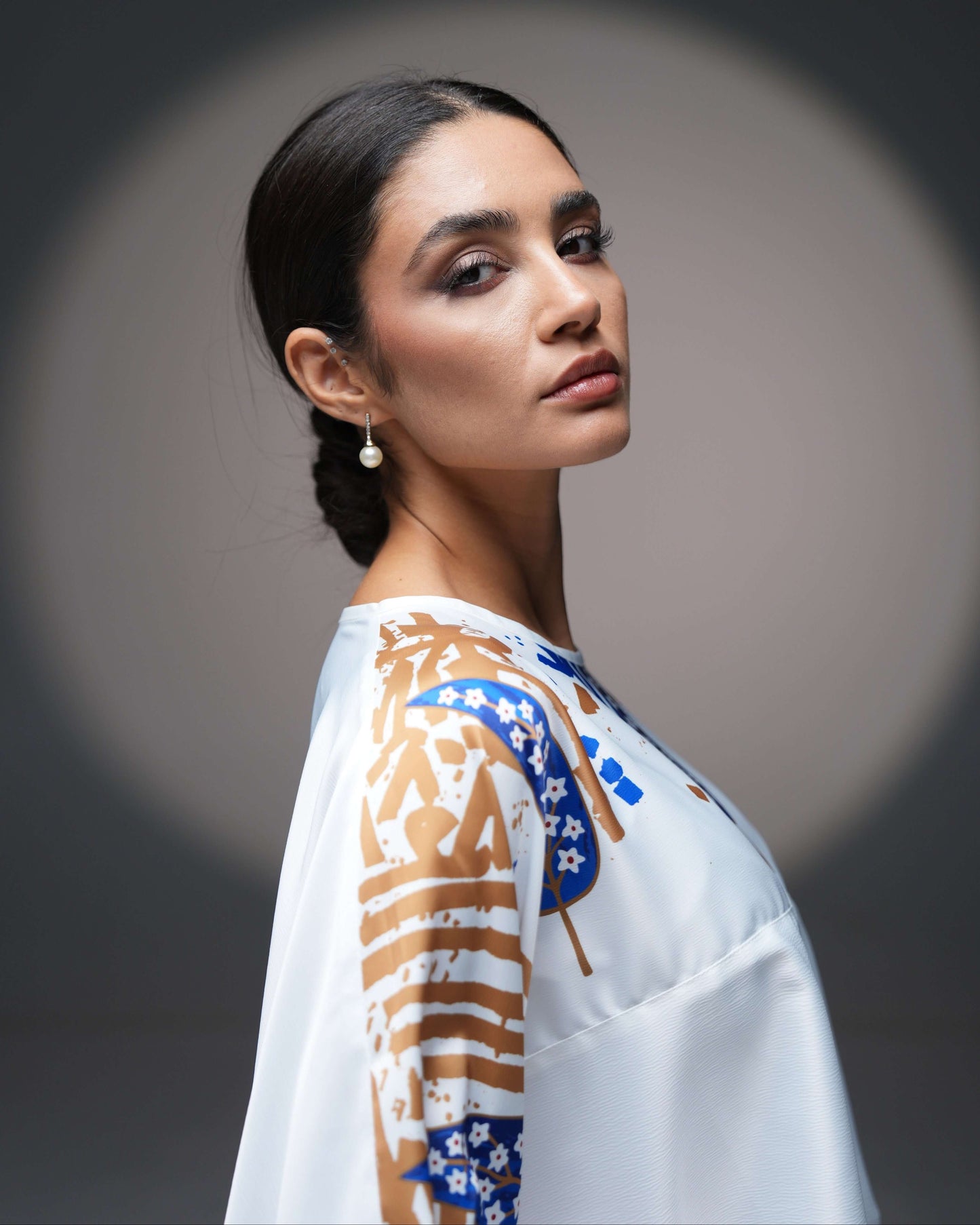 Sarsepordeh (The Devoted) Cape