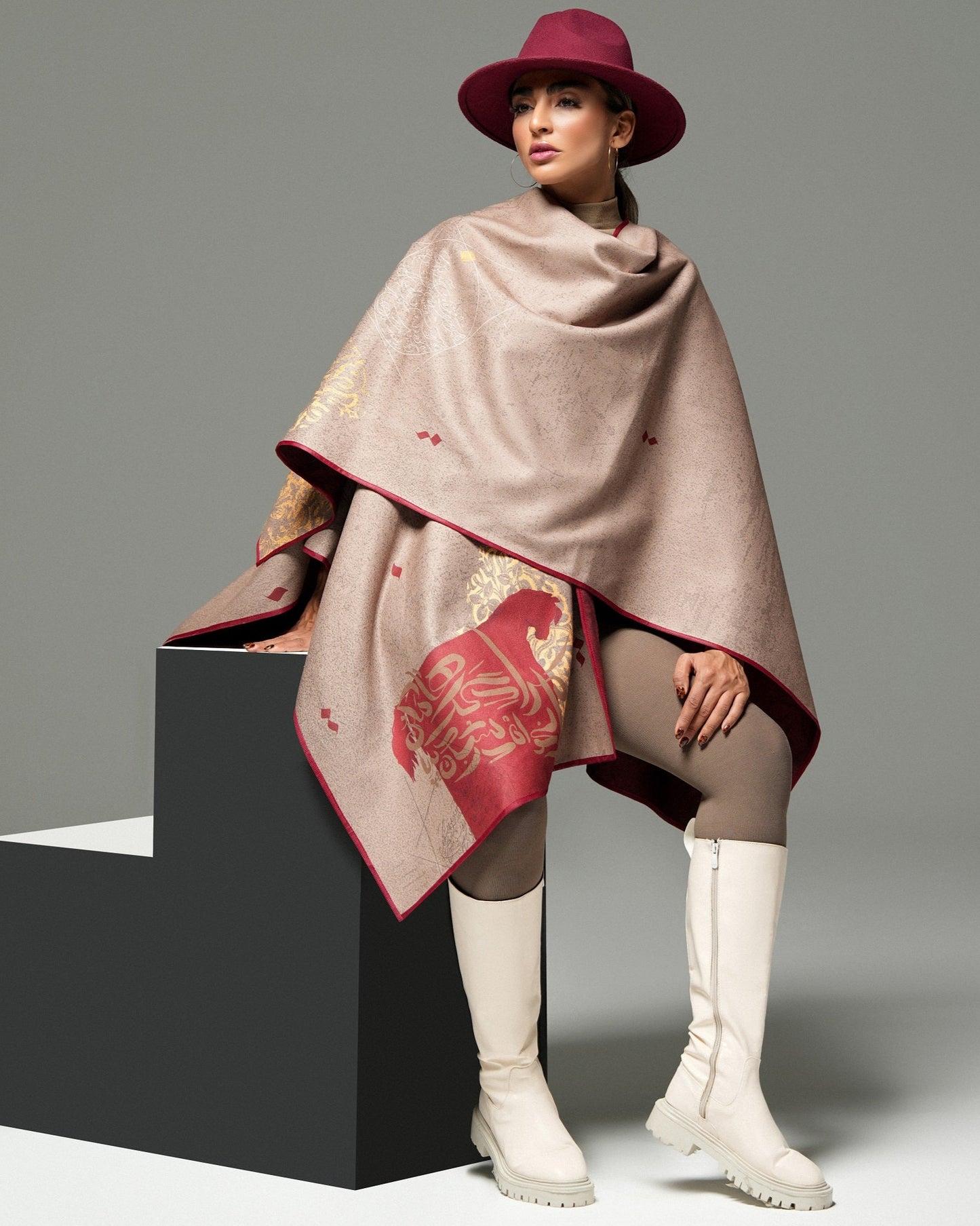 Rahâ Makon (Don’t Let Me Go) Reversible Poncho